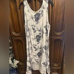 Floral Sleeveless Tunic Top - White and Blue